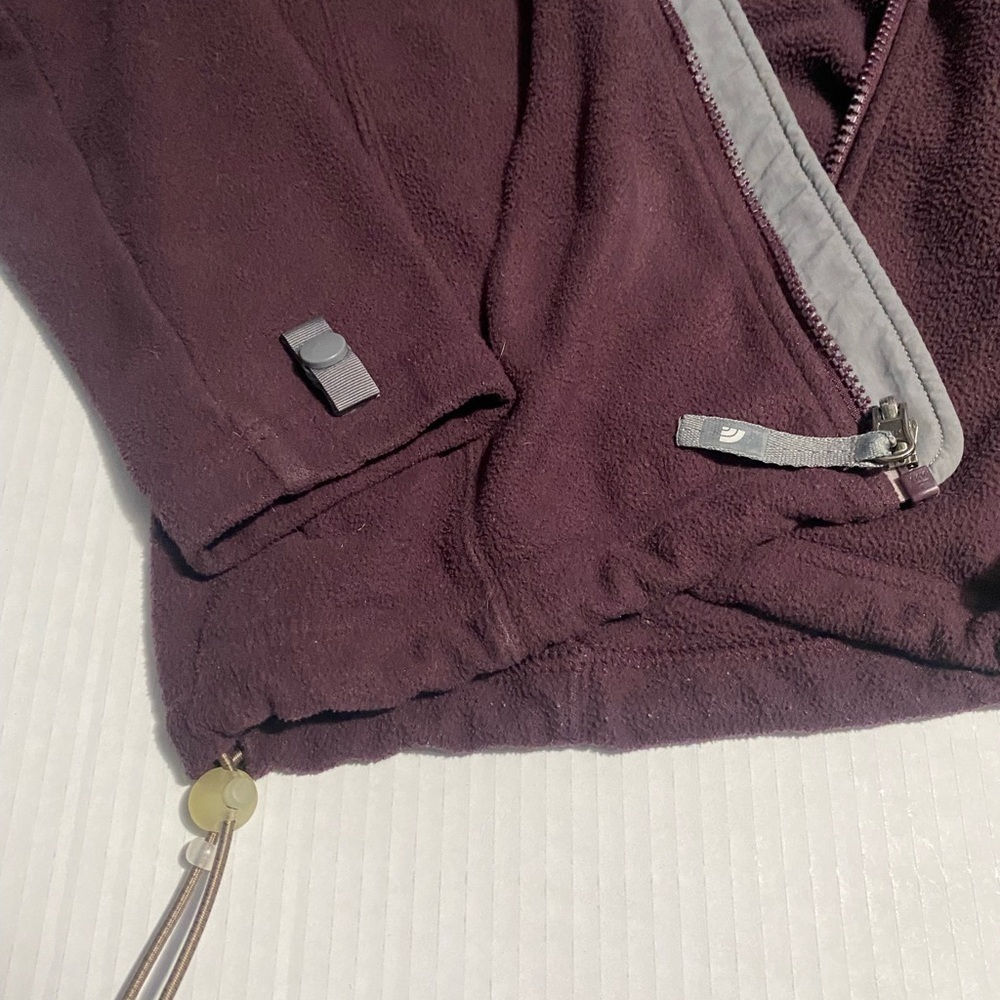 The North Face Purple Ski Jacket with Fleece Material and High Collar - Picture 15 of 15